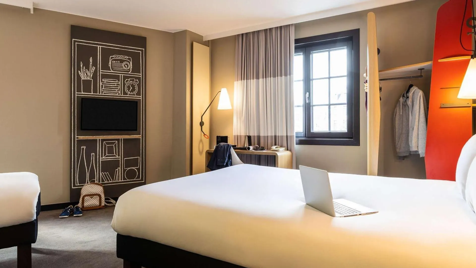 Ibis Hotel Brussels Off Grand'Place 3*,
