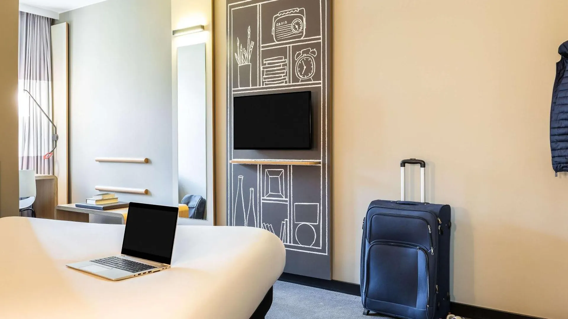 Ibis Hotel Brussels Off Grand'Place 3*,